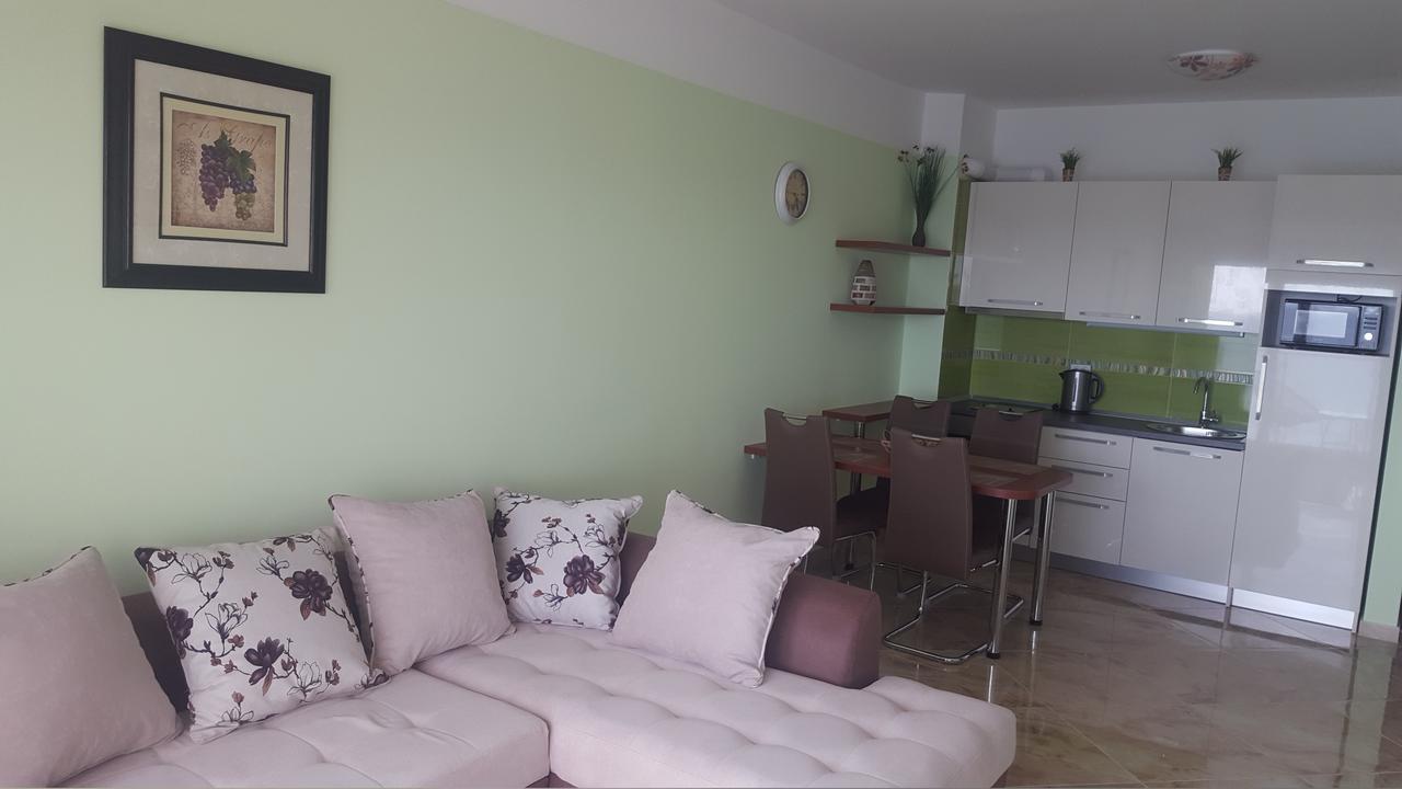Apartment Sea Space 3 Dobra Voda Luaran gambar
