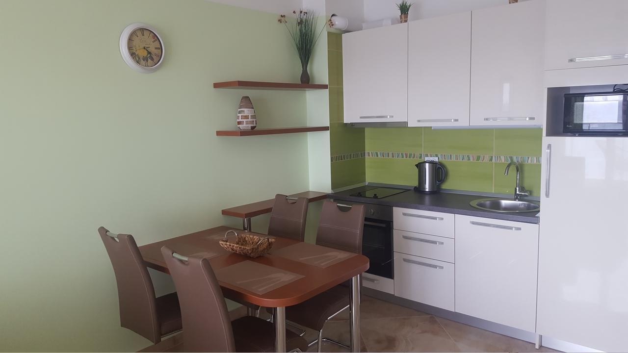 Apartment Sea Space 3 Dobra Voda Luaran gambar