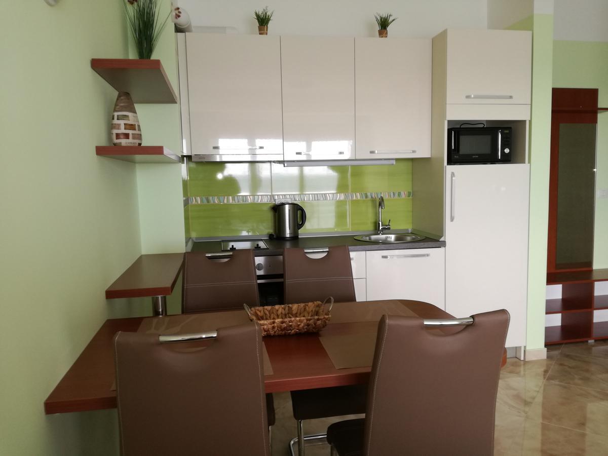 Apartment Sea Space 3 Dobra Voda Luaran gambar