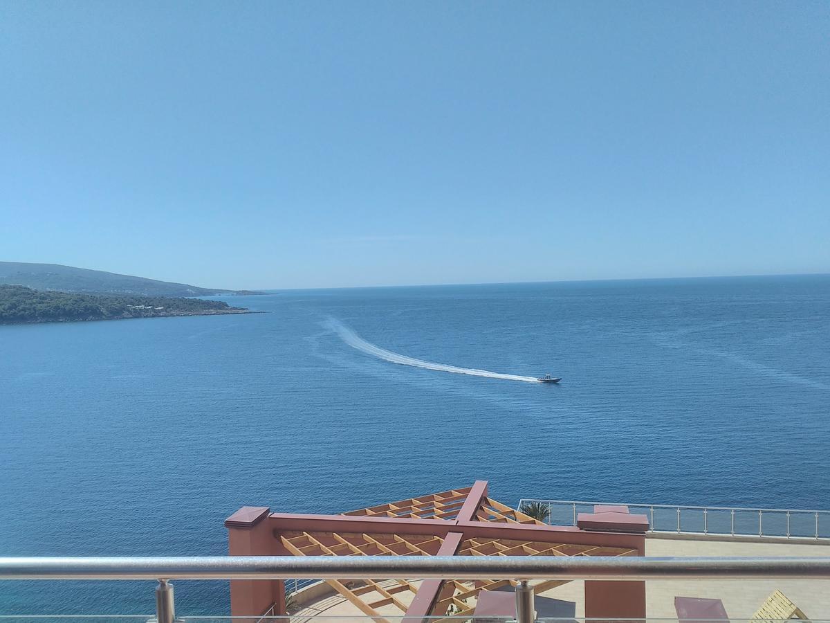Apartment Sea Space 3 Dobra Voda Luaran gambar