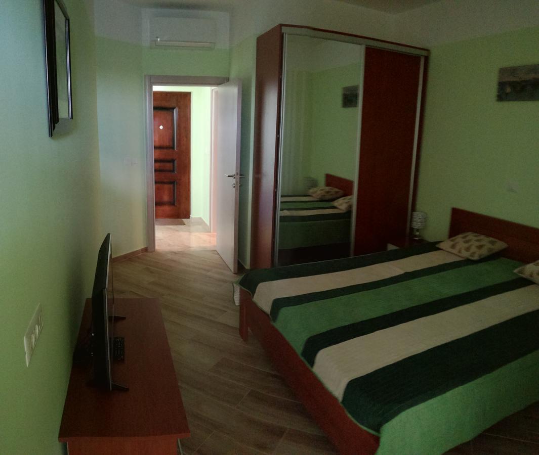 Apartment Sea Space 3 Dobra Voda Luaran gambar